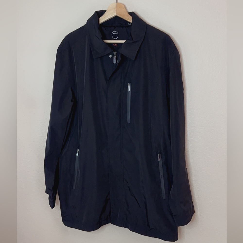 T-Tech By Tumi Men's Rain Jacket Black L Zippered Pockets Hooded Waterproof